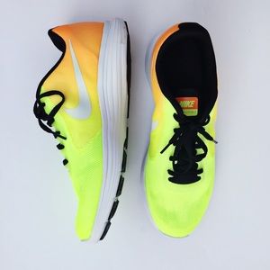 NIKE Revolution 3 Neon Yellow Sneakers 7 Youth